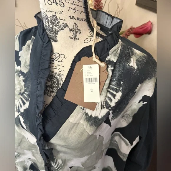 ✨NWT - Anthropologie Forever That Girl Printed Motif Ruffle Buttondown Blouse✨ - Picture 7 of 12